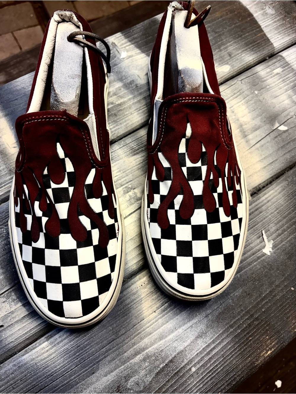 VansMen's Slip-On Checkerboard Sneakers with Burgundy Flame Accent size 10
